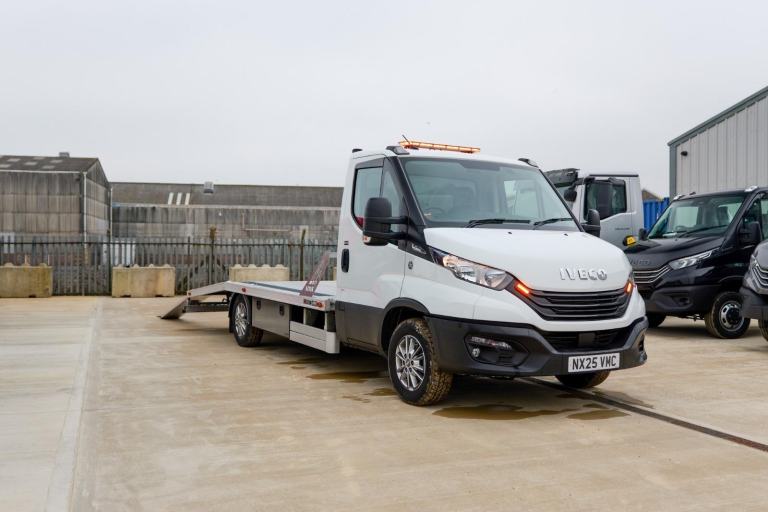 2025 IVECO DAILY 2.3 DIESEL AUTOMATIC RECOVERY TRUCK CAR TRANSPORTER BIG SPEC