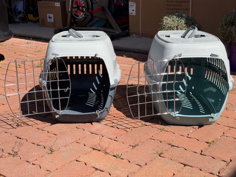 Pet Carrier Crate Cage - Medium up to 8kg