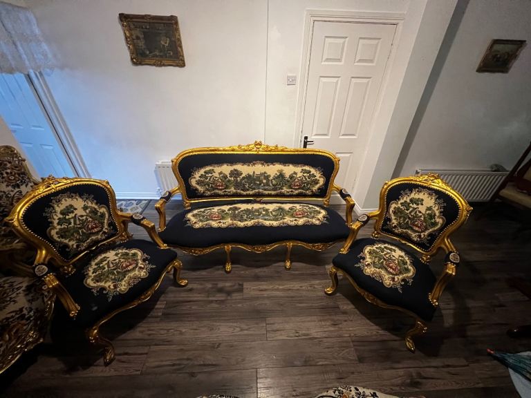Vintage Style Sofa and Two Armchairs Set – Gold & Black Fabric