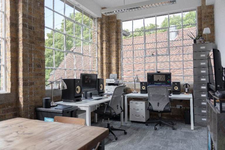 Private Office - Huge Windows & Industrial Style 