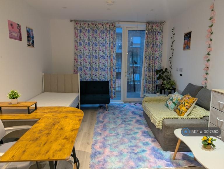 1 bedroom flat in Glindoni Apartments, Barking, IG11 (1 bed) (#3017360)