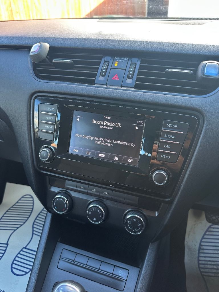 Skoda, OCTAVIA, Estate, 2014, Manual, 1598 (cc), 5 doors