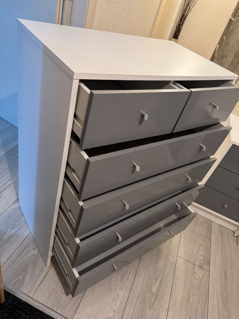 Chest of Drawers, Excellent condition 