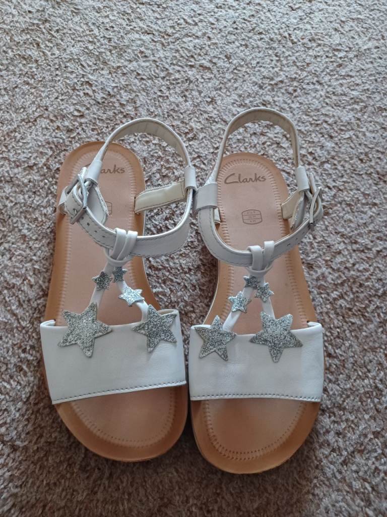 Girls Clarks Sandals Size 3½ F
