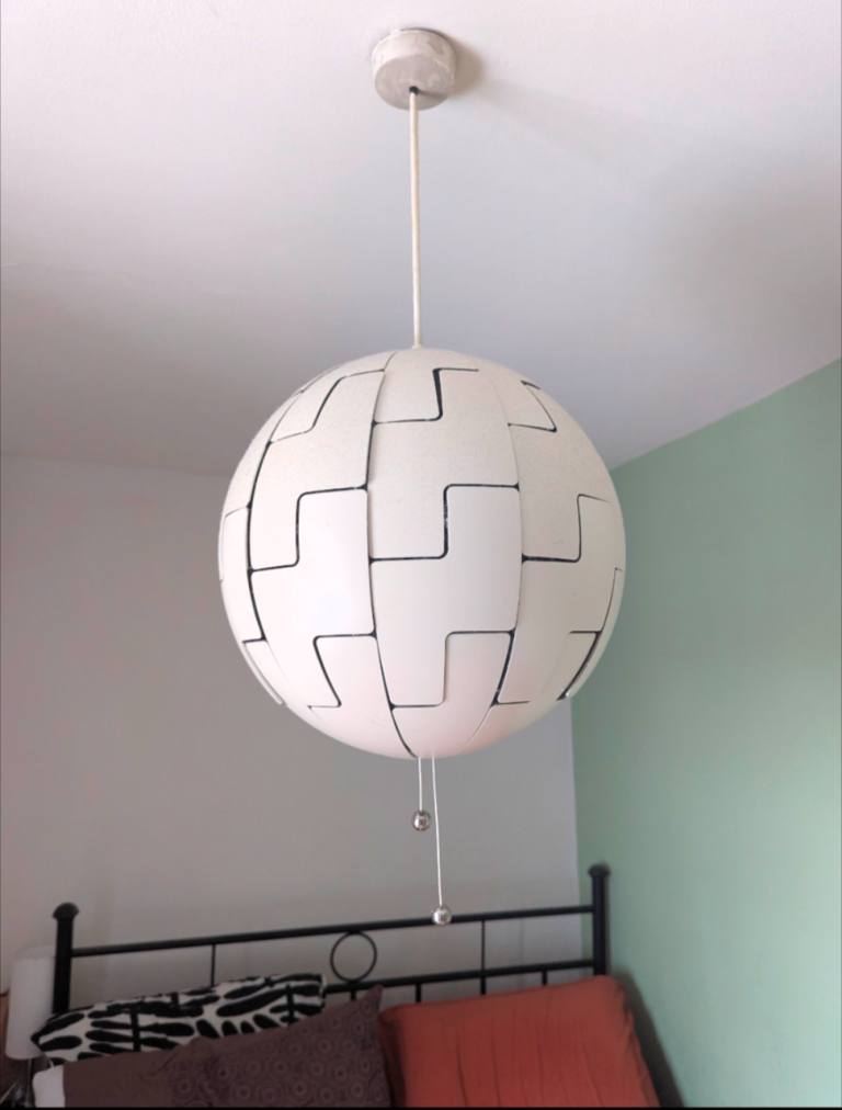 Pull string lampshade