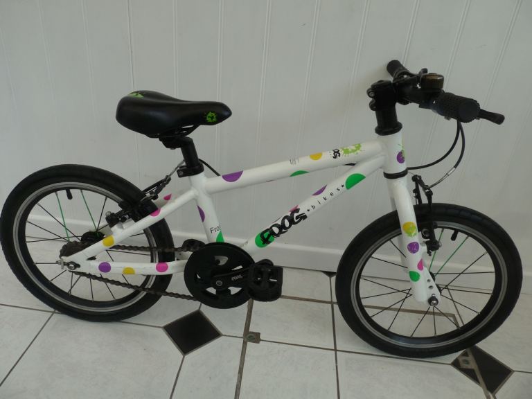 FROG 48 BIKE V.G.C. SUIT 4-6 YEARS