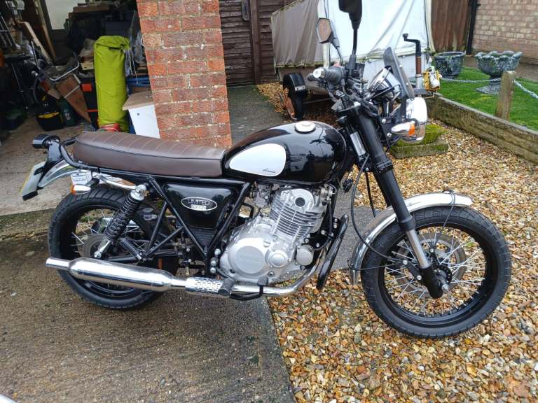 Sinnis, RETROSTAR, 2015, 250 (cc)