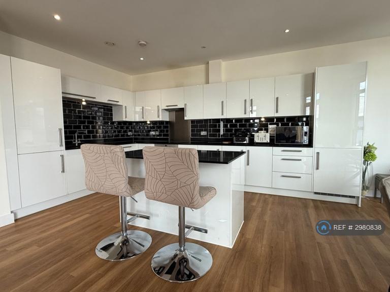 3 bedroom flat in Cosgrove House, Wembley, HA0 (3 bed) (#2980838)