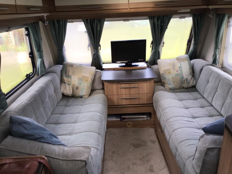 Luna Quasar 462  2016 2 berth
