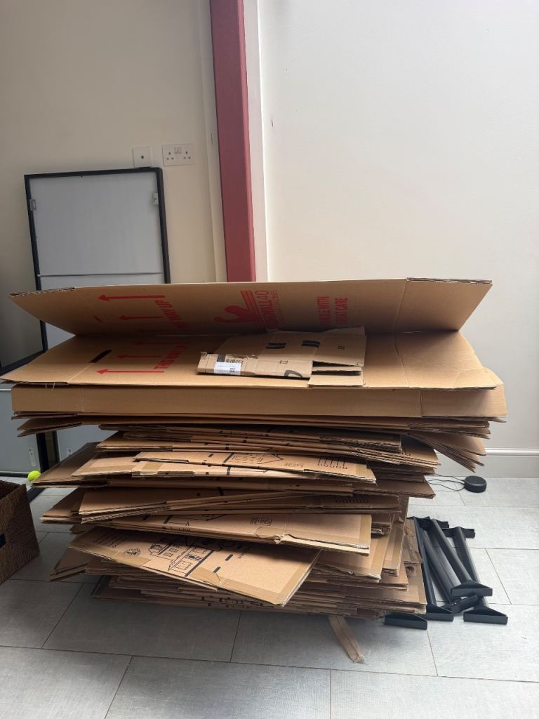 Selection of Moving Boxes and Packing Materials – Good Condition