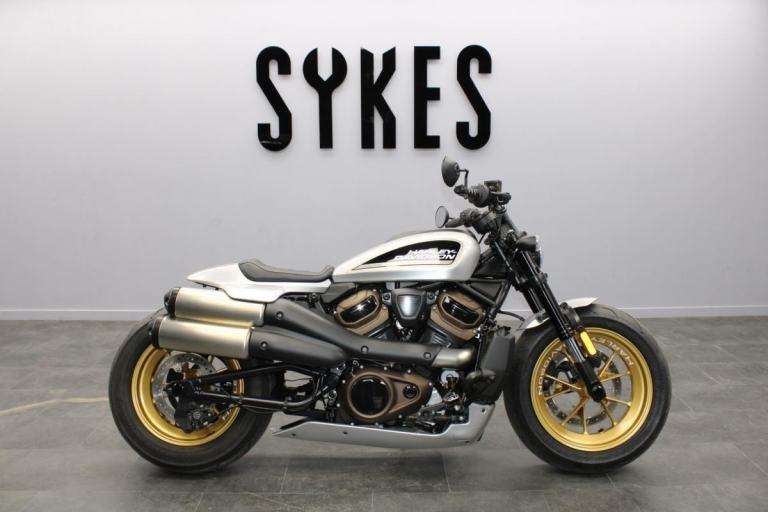 2021 Harley-Davidson RH1250S Sportster S in Custom Silver and Black