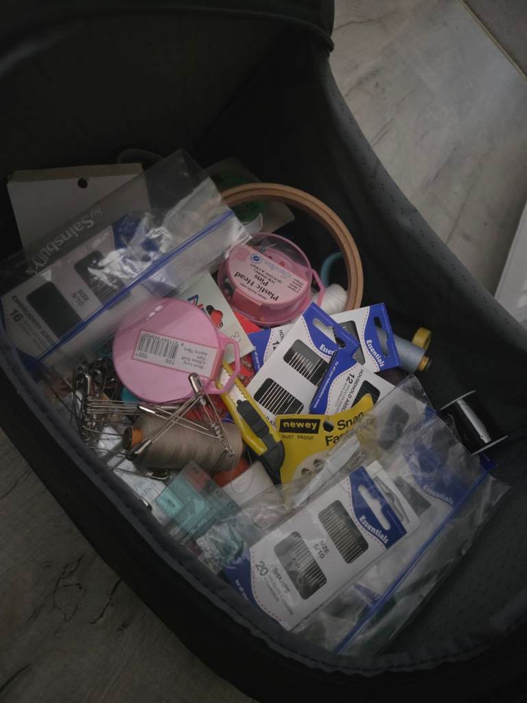 Bag of sewing accesories 