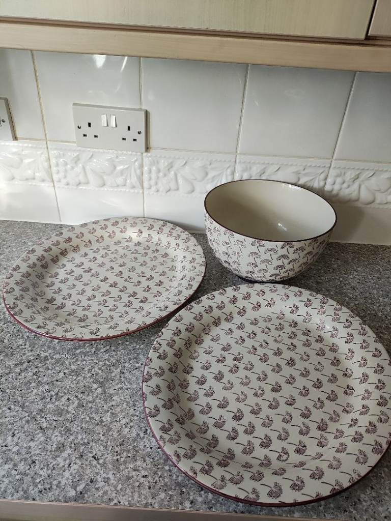 Home sense serving plates and bowl