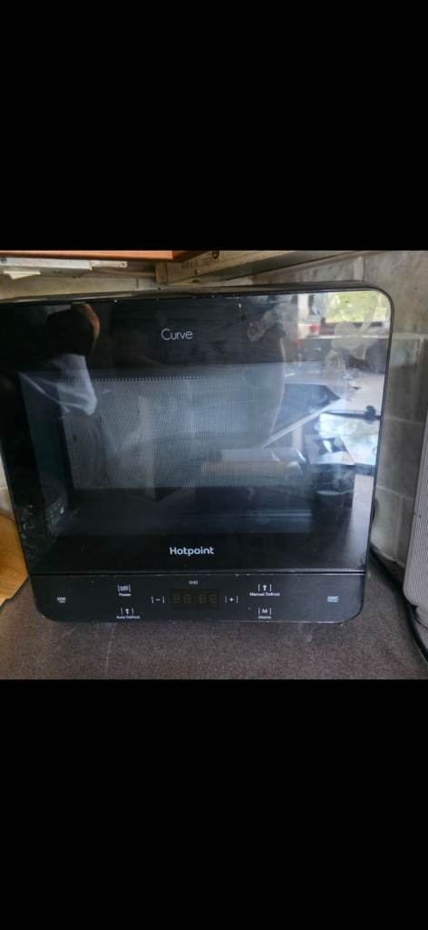 Hotpoint Cine Microwave Oven - Black, Good Condition