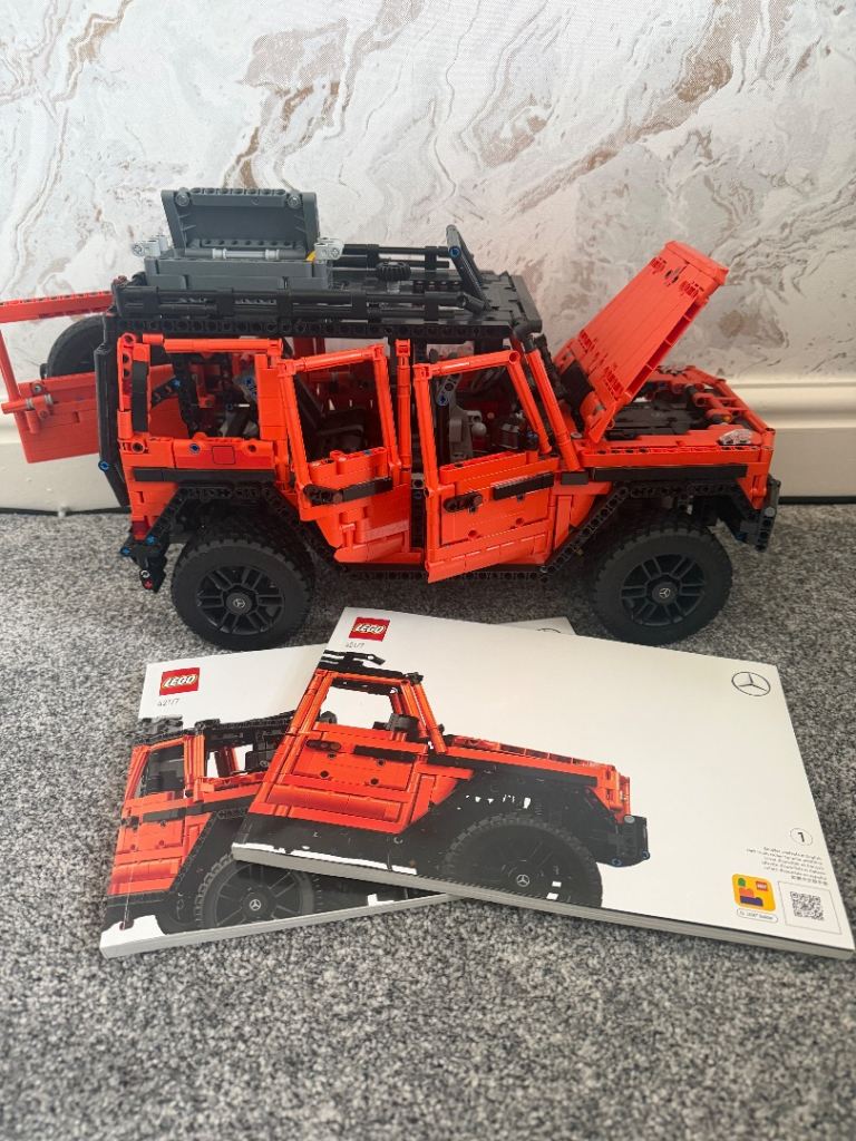 LEGO Technic Mercedes-Benz G 63 AMG 6x6 – Complete with Manuals
