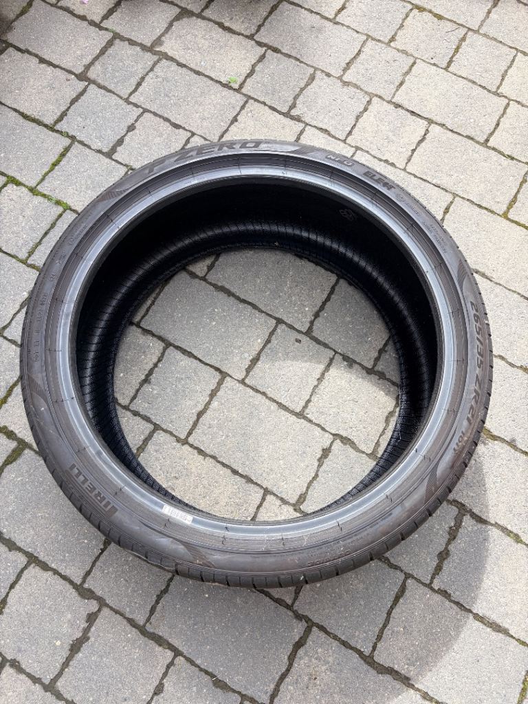 Pirelli 265/35 ZR21 101y Porsche rated Taycan Tyre