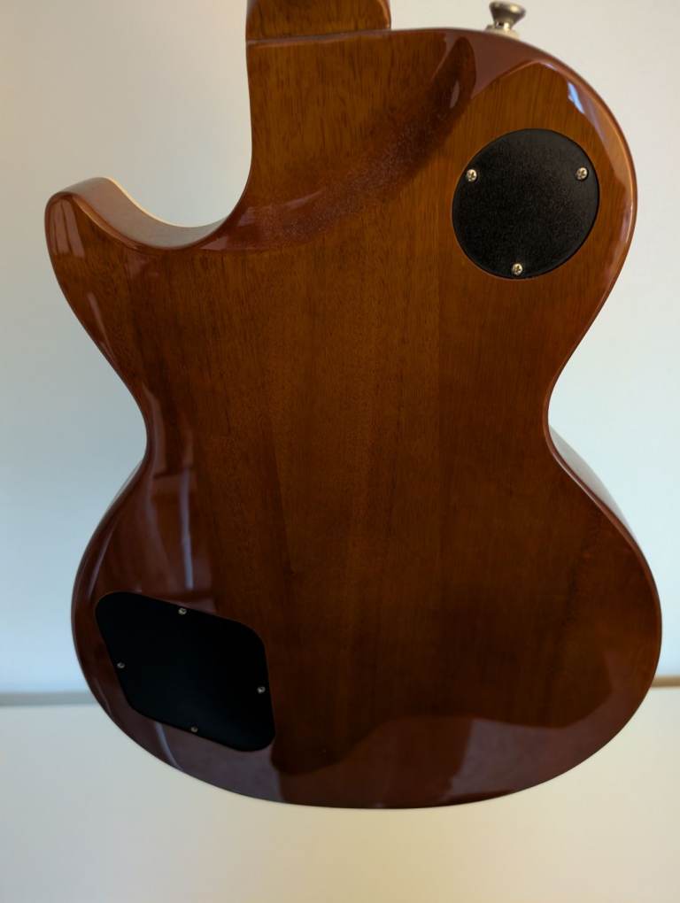 epiphone les paul modern, graphite black still like new no marks or scratches still £500 new