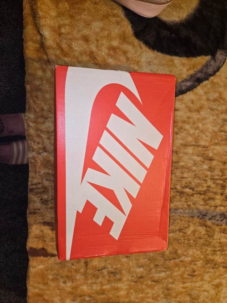 Like new nike trainers 