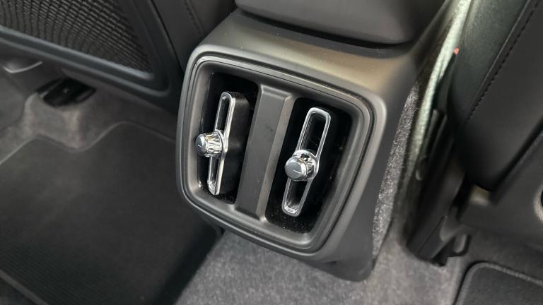 2025 Volvo XC40 2.0 B4P Plus Dark 5dr Auto Petrol Estate Estate Petrol Automatic