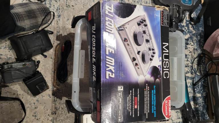 Hercules Portable DJ Console