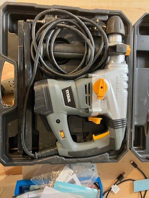 Titan Rotary Hammer Drill 1500W with Bits