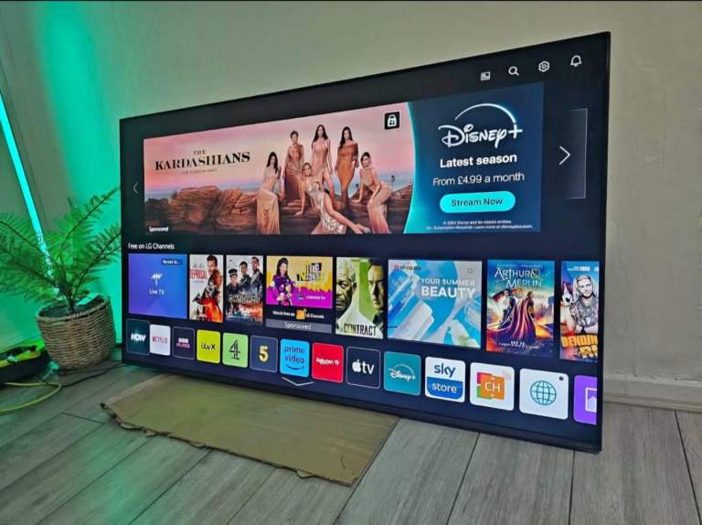 65"LG 4K SMART UHD HDR WIFI LED TV 310£
