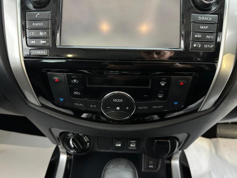 2018 Nissan Navara 2.3 dCi N-Guard Auto 4WD Euro 6 4dr PICK UP Diesel Automatic