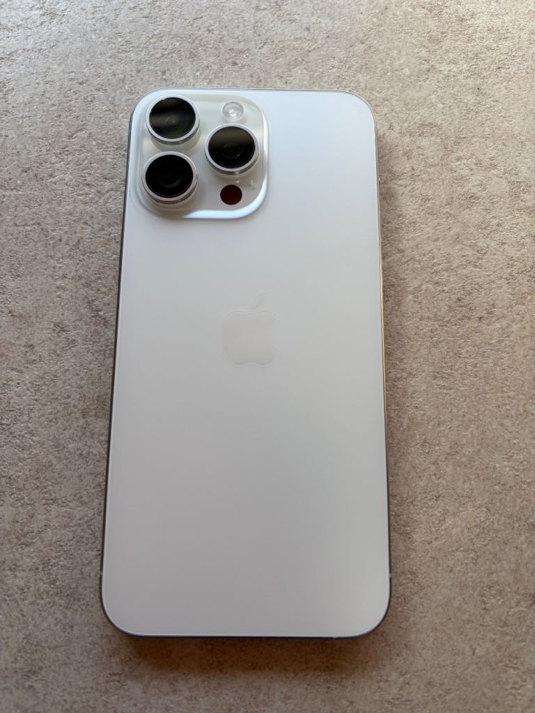 Iphone 15 Max Pro 256GB white - Used