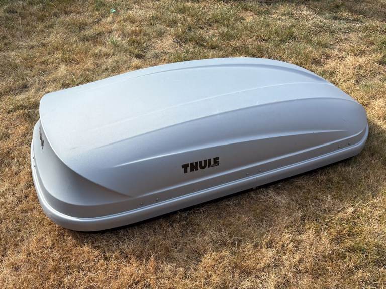 Thule Pacific 200 Roof Box with claw grips, keys, instructions and spare lock barrels