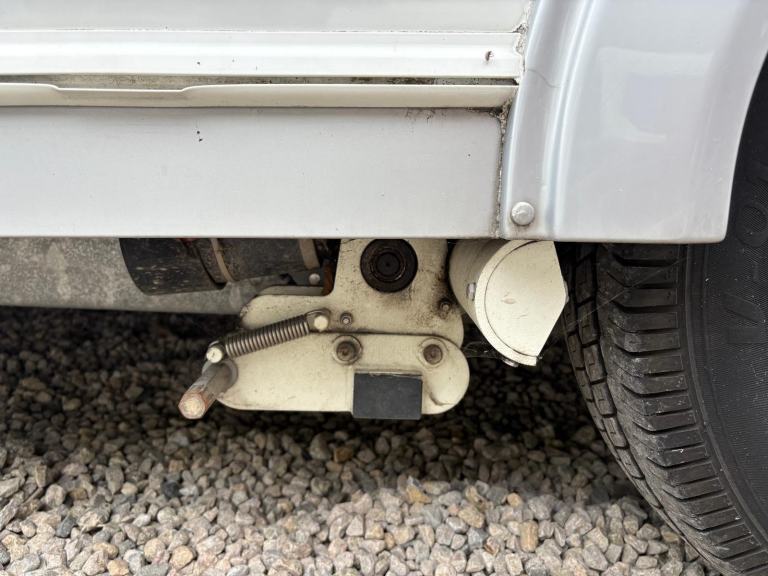 ELDDIS AFFINITY 530 - 3 BERTH CARAVAN + AIR CONDITIONING + MOTORMOVER