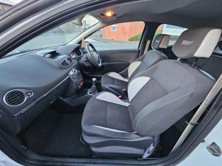 2010 Renault Clio 2.0 16V RenaultSport 200 3dr HATCHBACK Petrol Manual