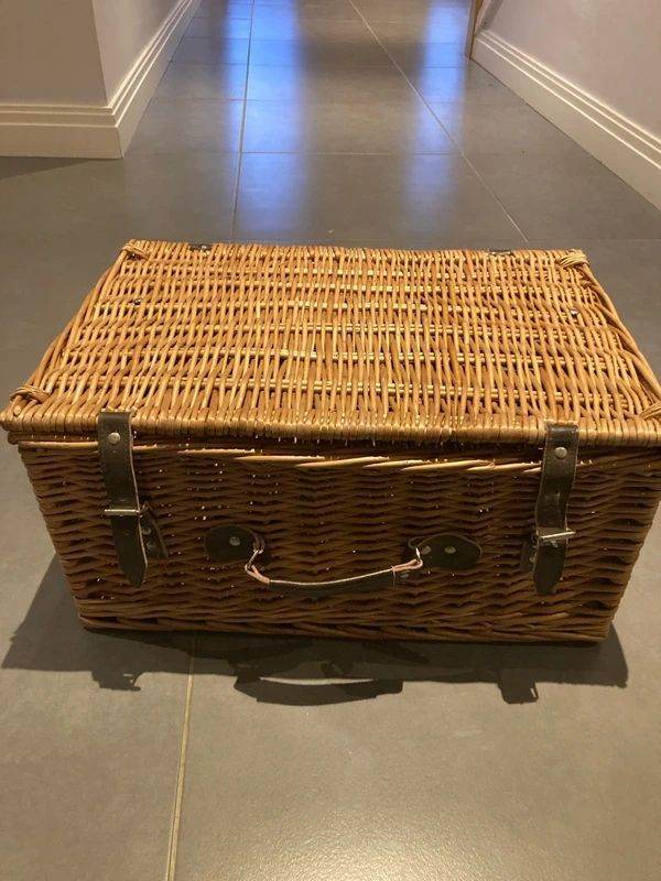 Wicker rattan hamper basket with hinged lid, picnic, storage trunk