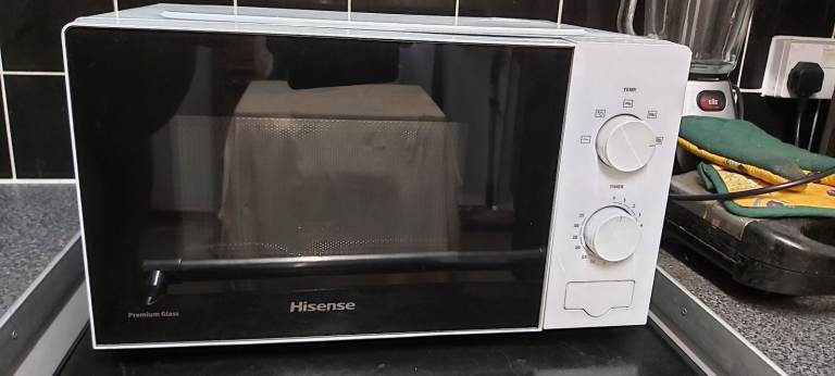 Easy Use 20 Litre 700W Microwave  Oven 