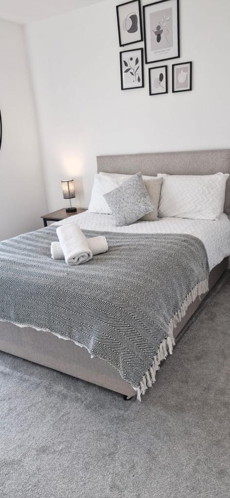 Two bedroom and two bathroom flat in a new building in Preston