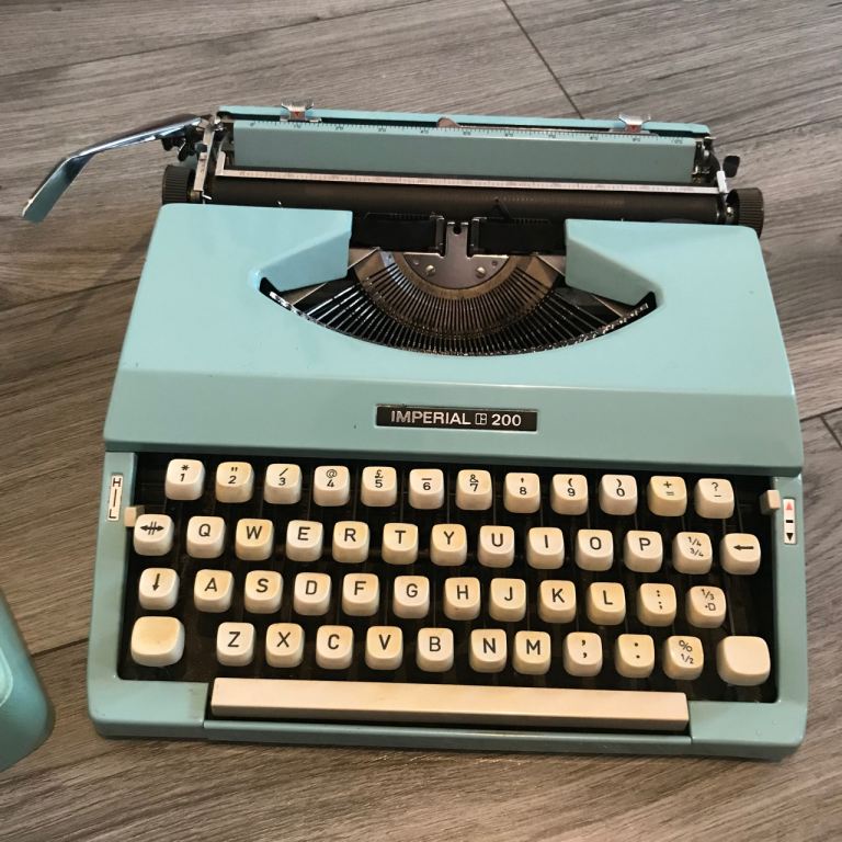 Free 70s vintage Imperial 200 portable typewriter duck egg blue freebies