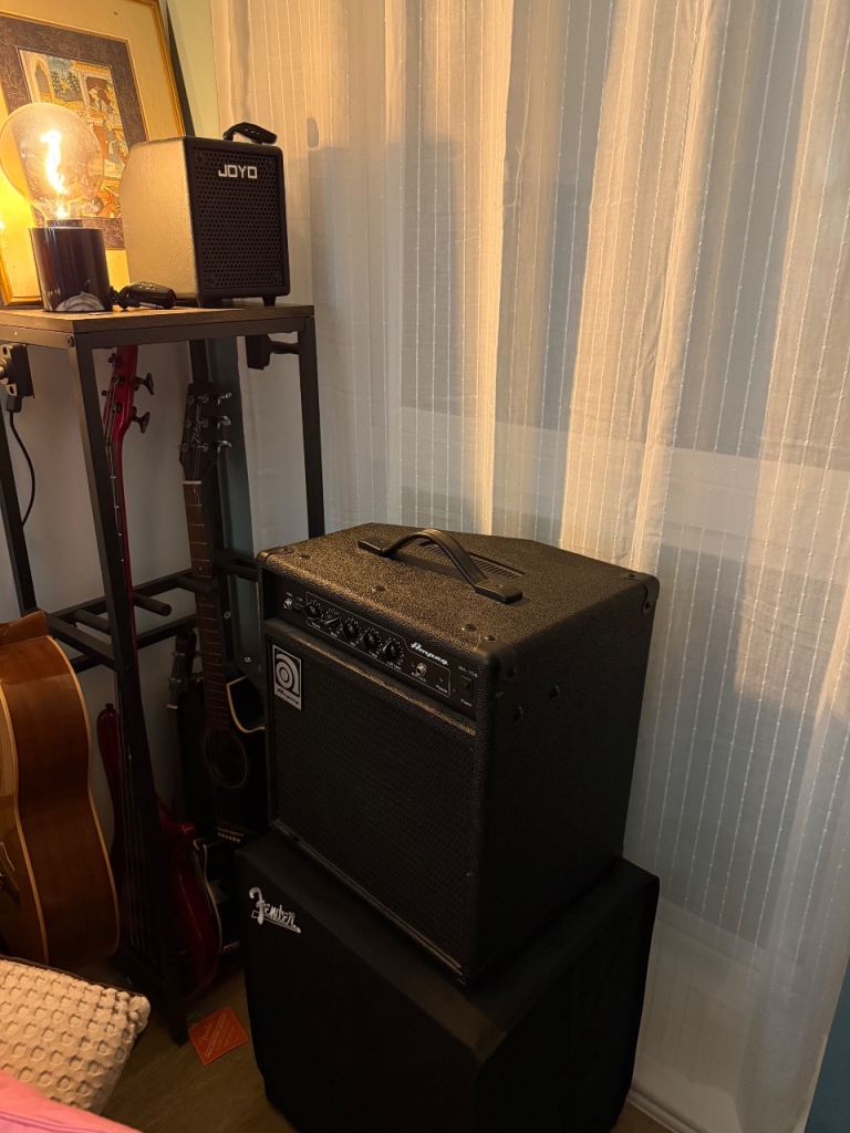 Ampeg BA 108 Bass Guitar Amplifier – Good Condition