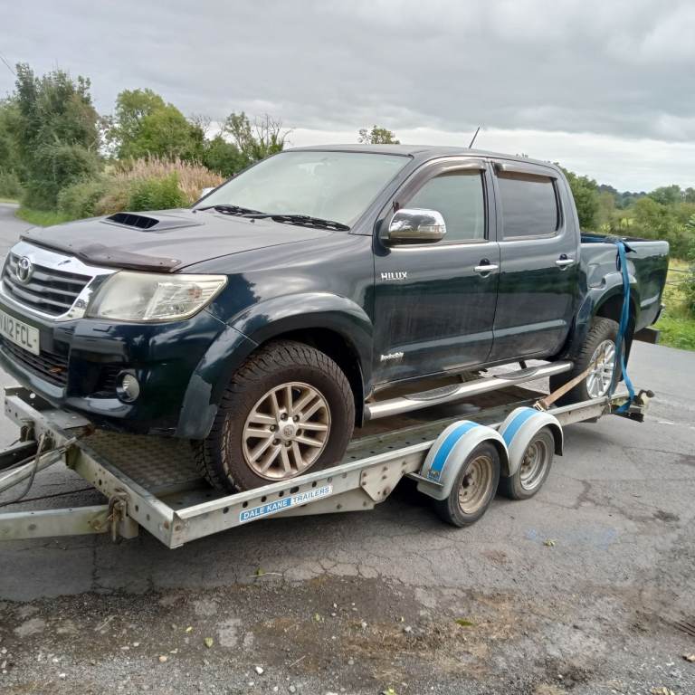 Toyota Hilux or landcruiser 