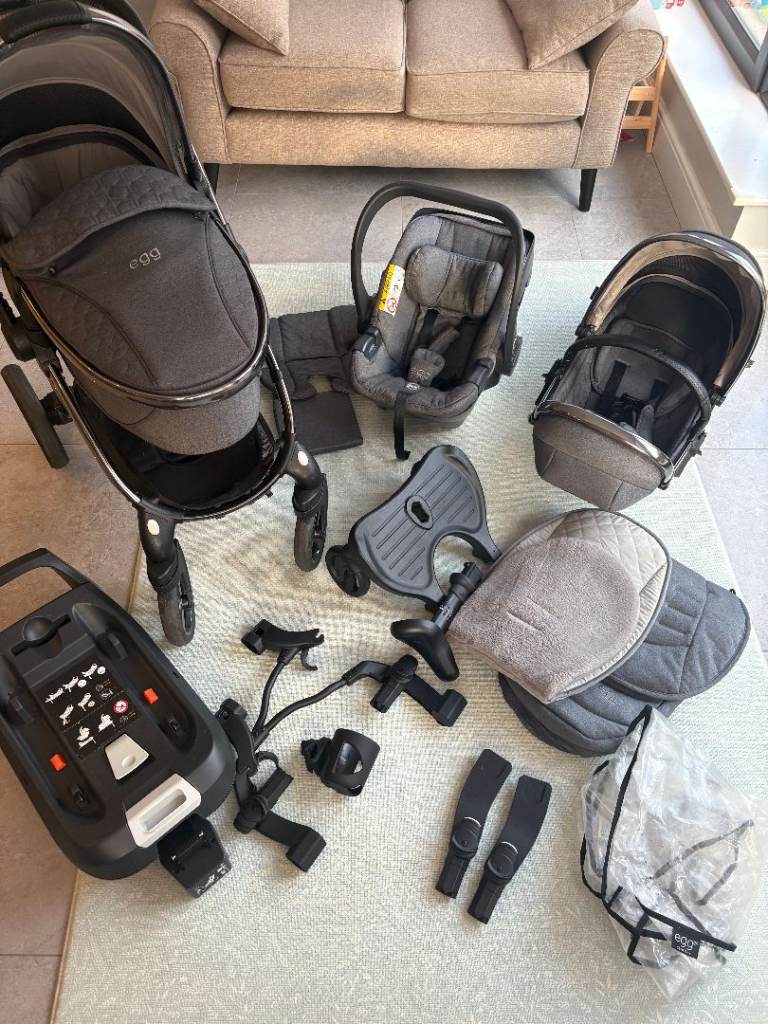 Egg 2 Pram/Travel system in Grey – Good Condition