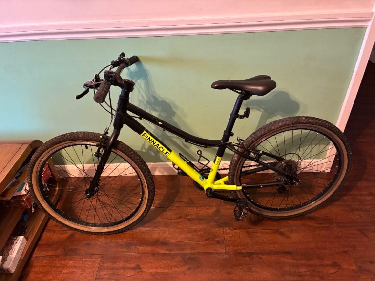 Pinnacle Aspen 24 inch Hybrid Teenage/Children bike  AGE RANGE 7–11 years