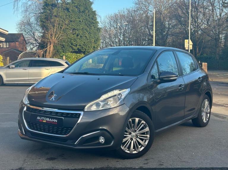 2018 Peugeot 208 1.2 PureTech 82 Signature 5dr [Start Stop] HATCHBACK PETROL Manual
