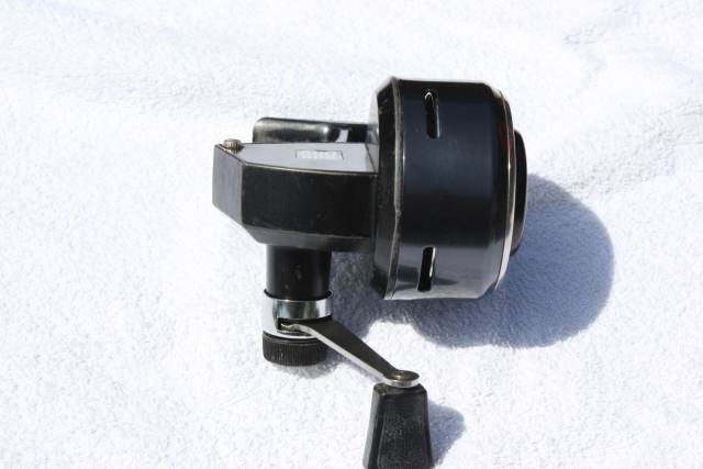 abu garcia beast round reel 300 Low Profile Baitcast : Sports & Outdoors Color:Black/Gold Zebco Roam Baitcast Combo bike bearings Designed to handle big