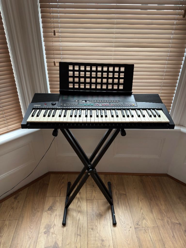 Yamaha Piano Electric Keyboard 