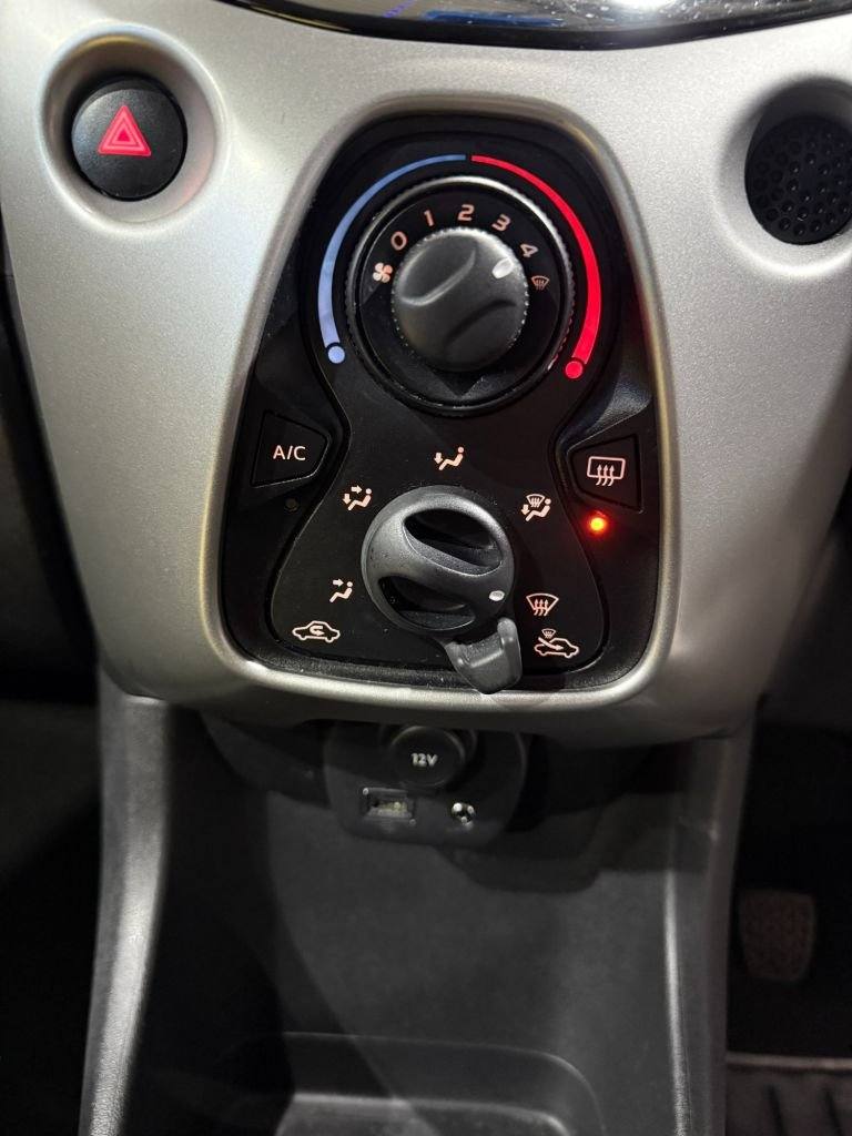 2016 Citroen C1 1.0 VTi Feel 5dr HATCHBACK PETROL Manual