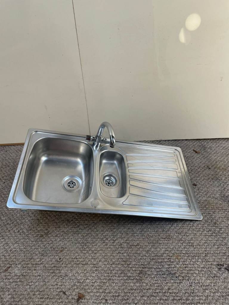 Stainless Steel Kitchen Sink with Taps