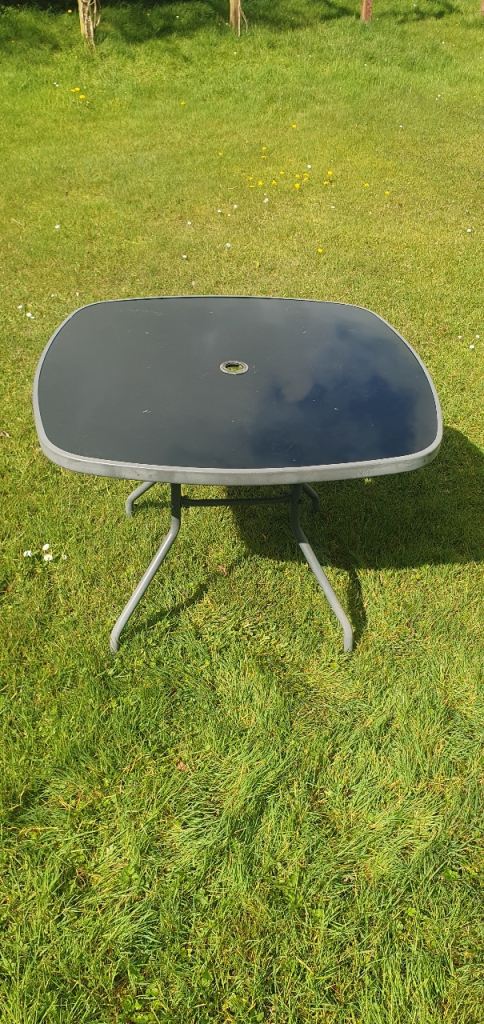 Square garden table 38 inches / 97 cms seats 4 people