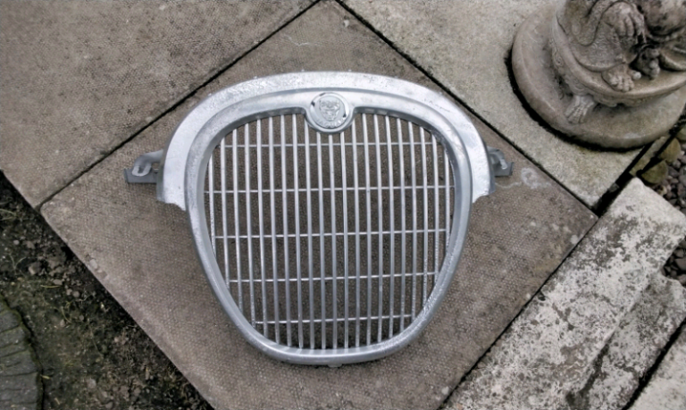 Plastic jaguar car front grill man cave home bar wall display 