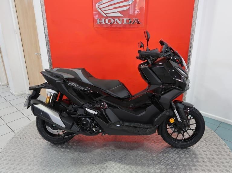 Brand new 2025 Honda ADV350 | Free Adventure Pack