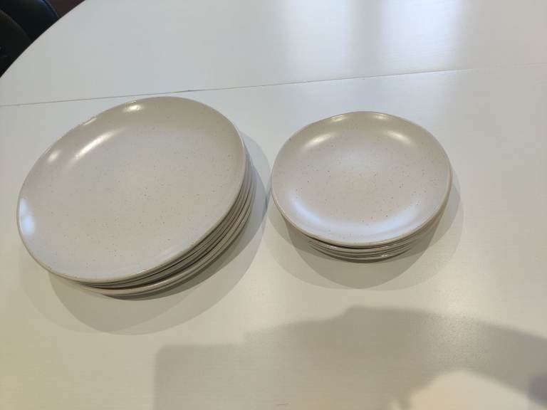 6 Dinner & 6 Side Plates