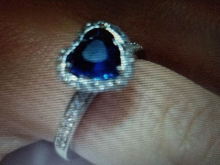 18ct Sapphire Ring Diamond Set Surround & Shoulders Valuation £3,200.00 Stunning