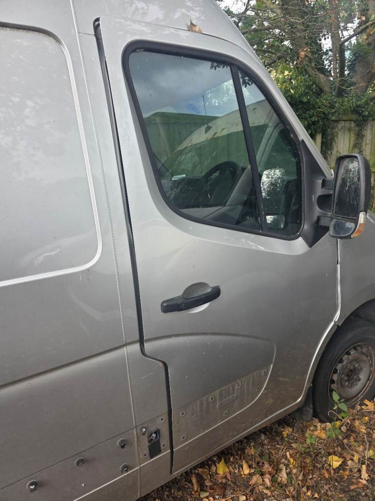 Renault master 2.3 drivers door 